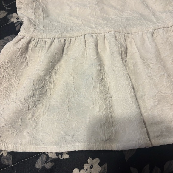 Express Women’s Elegant White Textured Peplum Puff Sleeves Sleeve Top SZ M - Picture 5 of 9